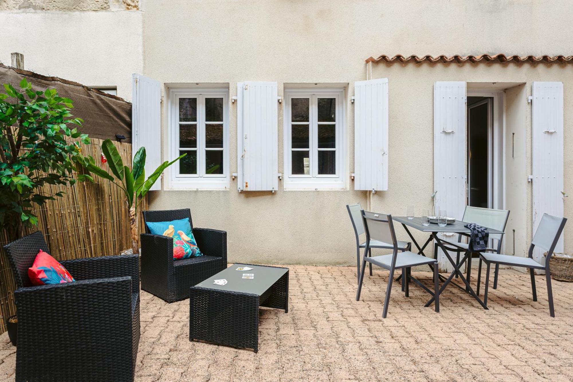 Olympia - Terrasse - Parking Gratuit - Centre Ville - Rez De Chaussee - Fibre Tv 4K Saintes Ngoại thất bức ảnh